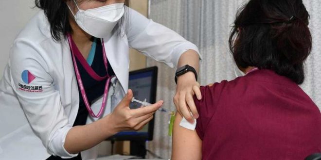 Korsel Laporkan Kasus Pertama Pembekuan Darah Terkait Vaksin Astrazeneca